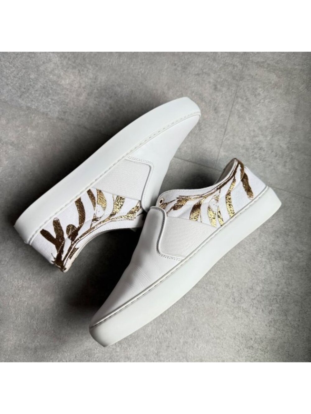 Chanel Coco Mark Leather White Gold Floral Slip on ed Shoes - Picture 5 of 10